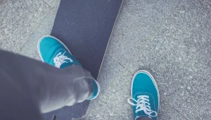 Best Shoes for Longboarding featured imag